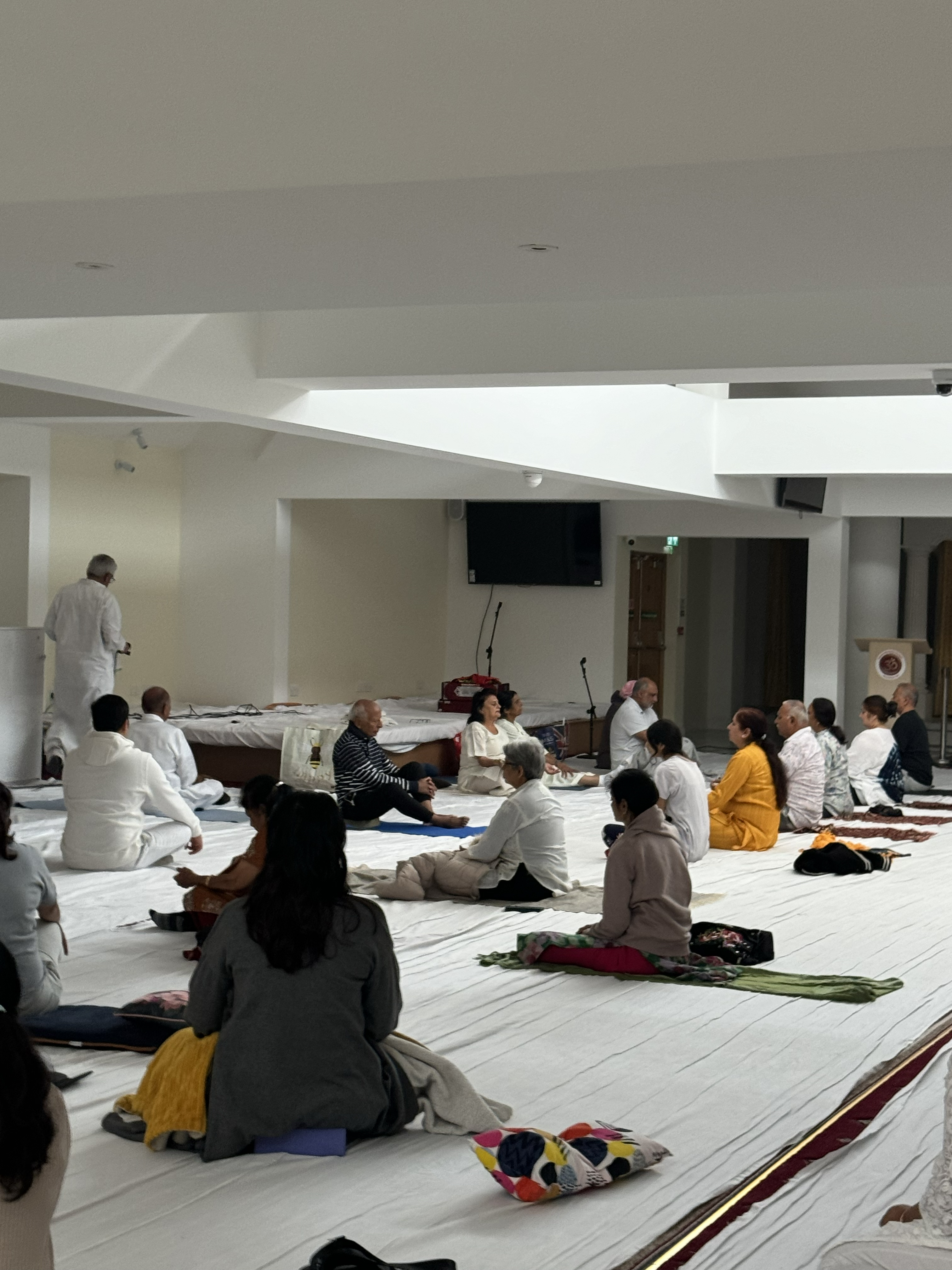 Seekers sitting together in a circle